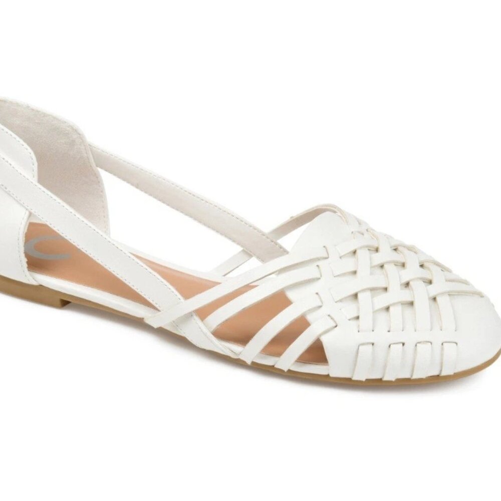 Women’s Journee Collection Ekko Flat white Faux Leather US 7.5 M ($114 Retail)
